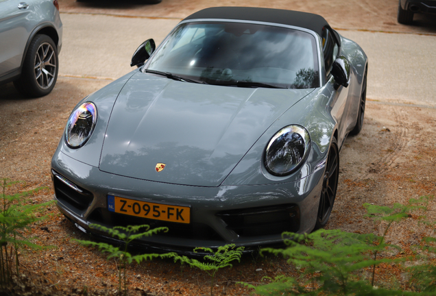 Porsche 992 Carrera 4 GTS Cabriolet