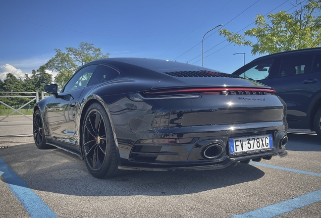 Porsche 992 Carrera 4S