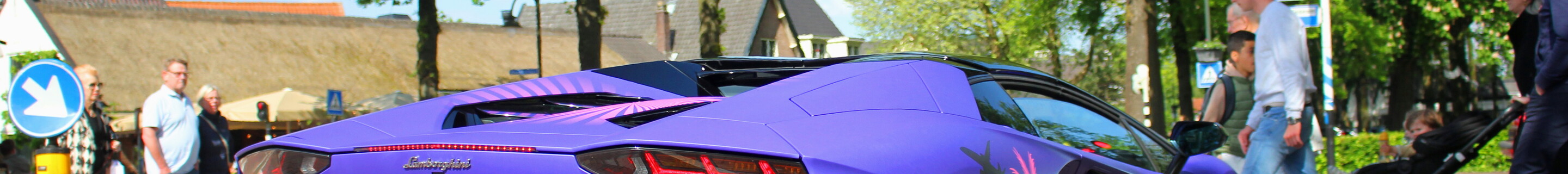 Lamborghini Aventador LP700-4 Roadster