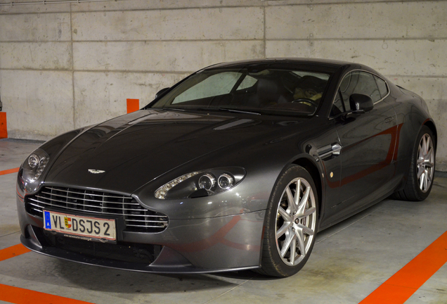 Aston Martin V8 Vantage