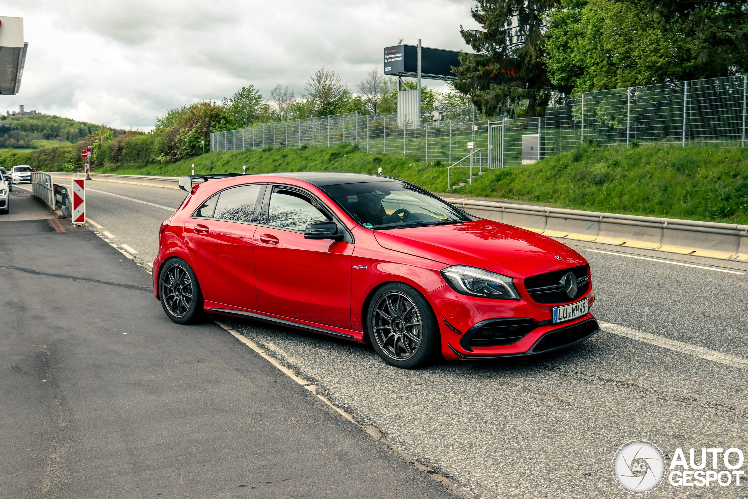 Mercedes-AMG A 45 W176 2015