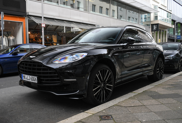 Aston Martin DBX707