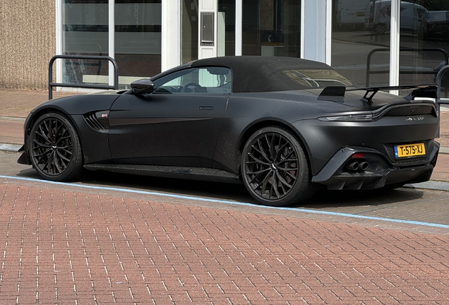 Aston Martin V8 Vantage Formula 1 Edition Roadster