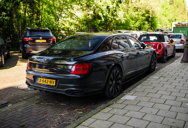 Bentley Flying Spur Hybrid Azure