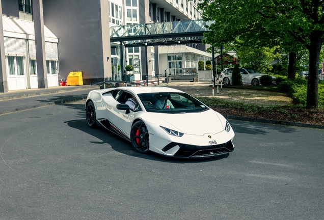 Lamborghini Huracán LP640-4 Performante