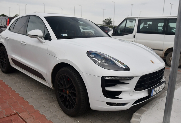 Porsche 95B Macan GTS