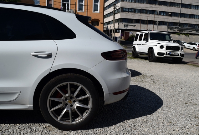 Porsche 95B Macan GTS