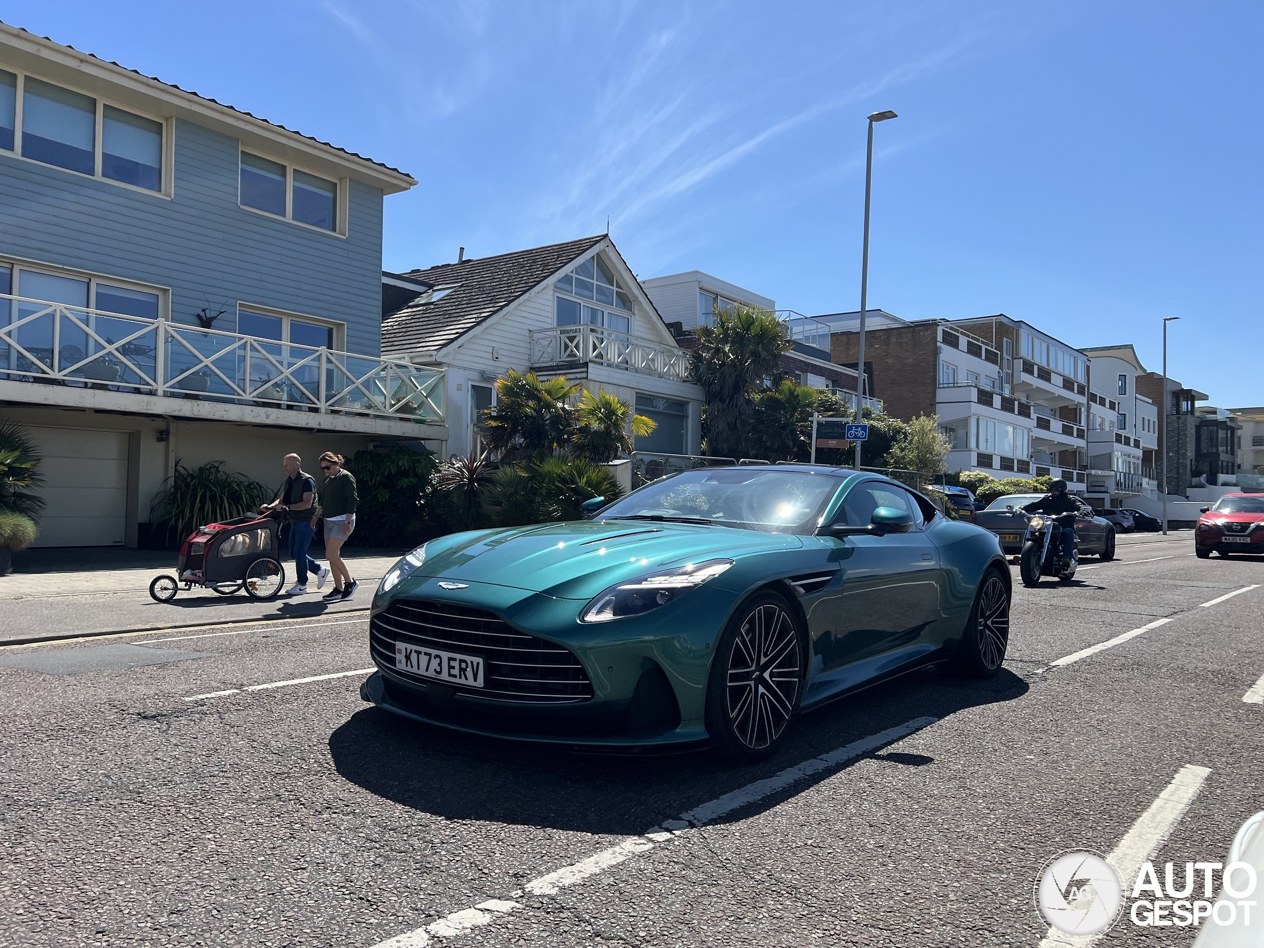 Aston Martin DB12