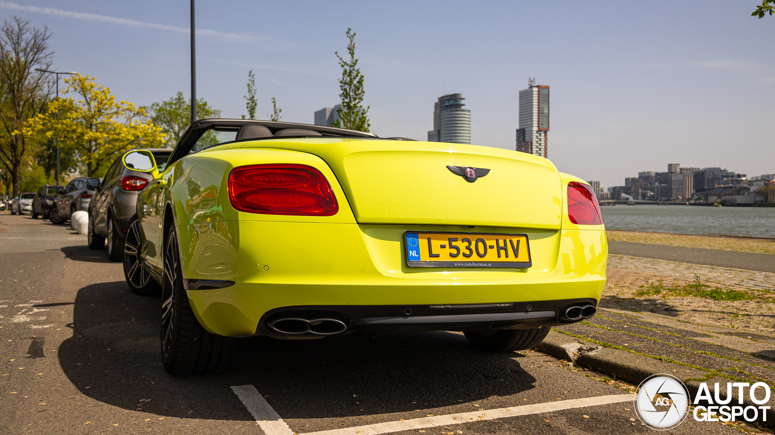 Bentley Continental GTC V8