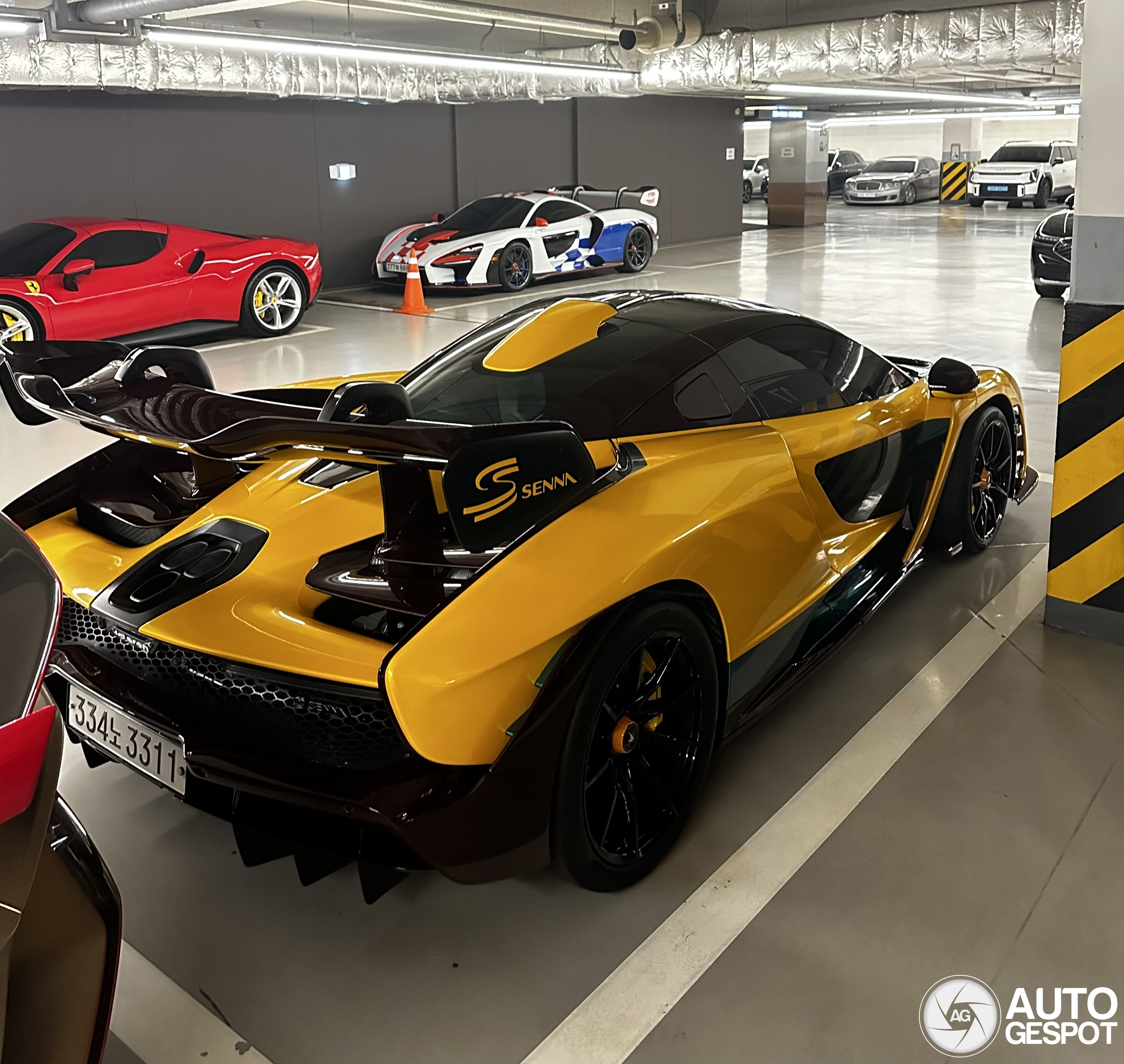 Aziaten hebben hun garages beter georganiseerd dan in Dubai