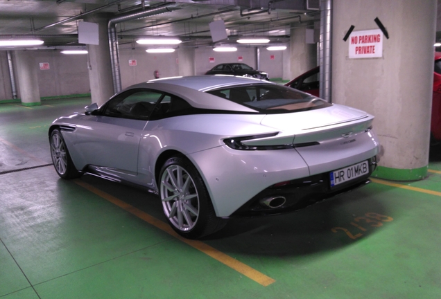 Aston Martin DB11