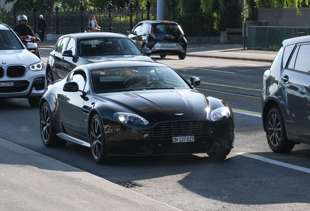 Aston Martin V8 Vantage S