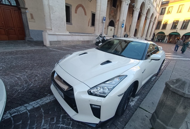 Nissan GT-R 2017