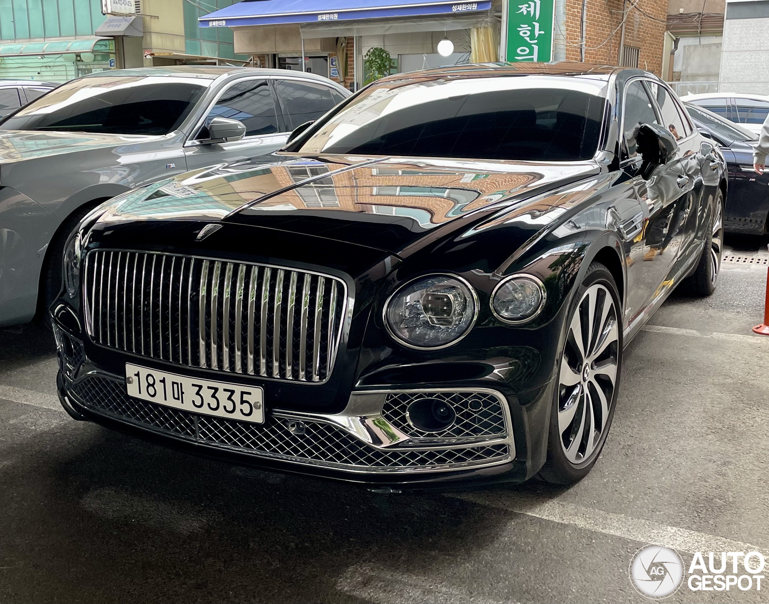 Bentley Flying Spur V8 2021