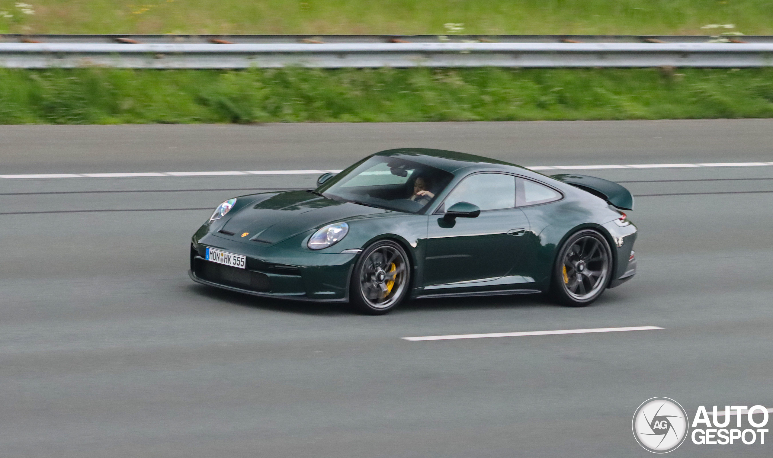 Porsche 992 GT3 Touring