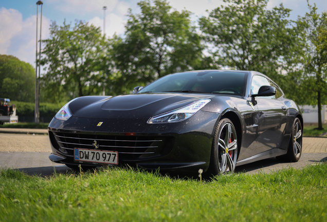 Ferrari GTC4Lusso