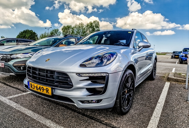 Porsche 95B Macan GTS