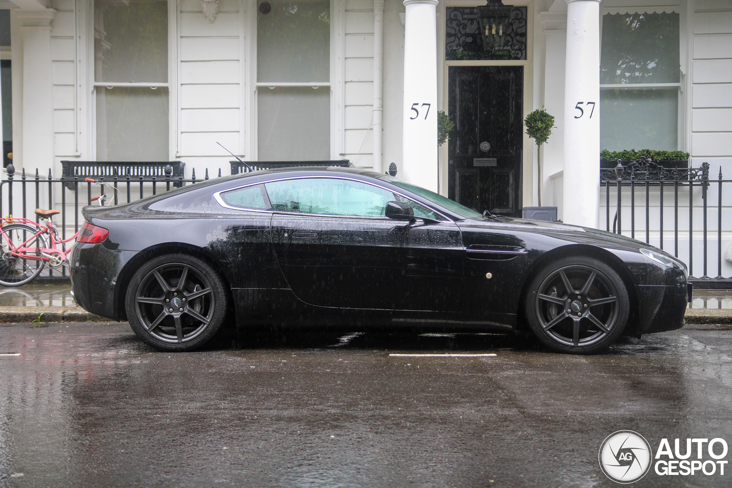 Aston Martin V8 Vantage