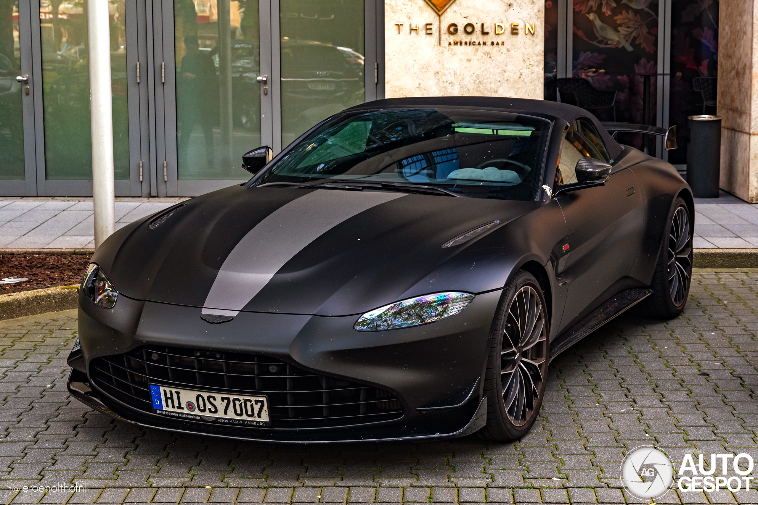 Aston Martin V8 Vantage Formula 1 Edition Roadster