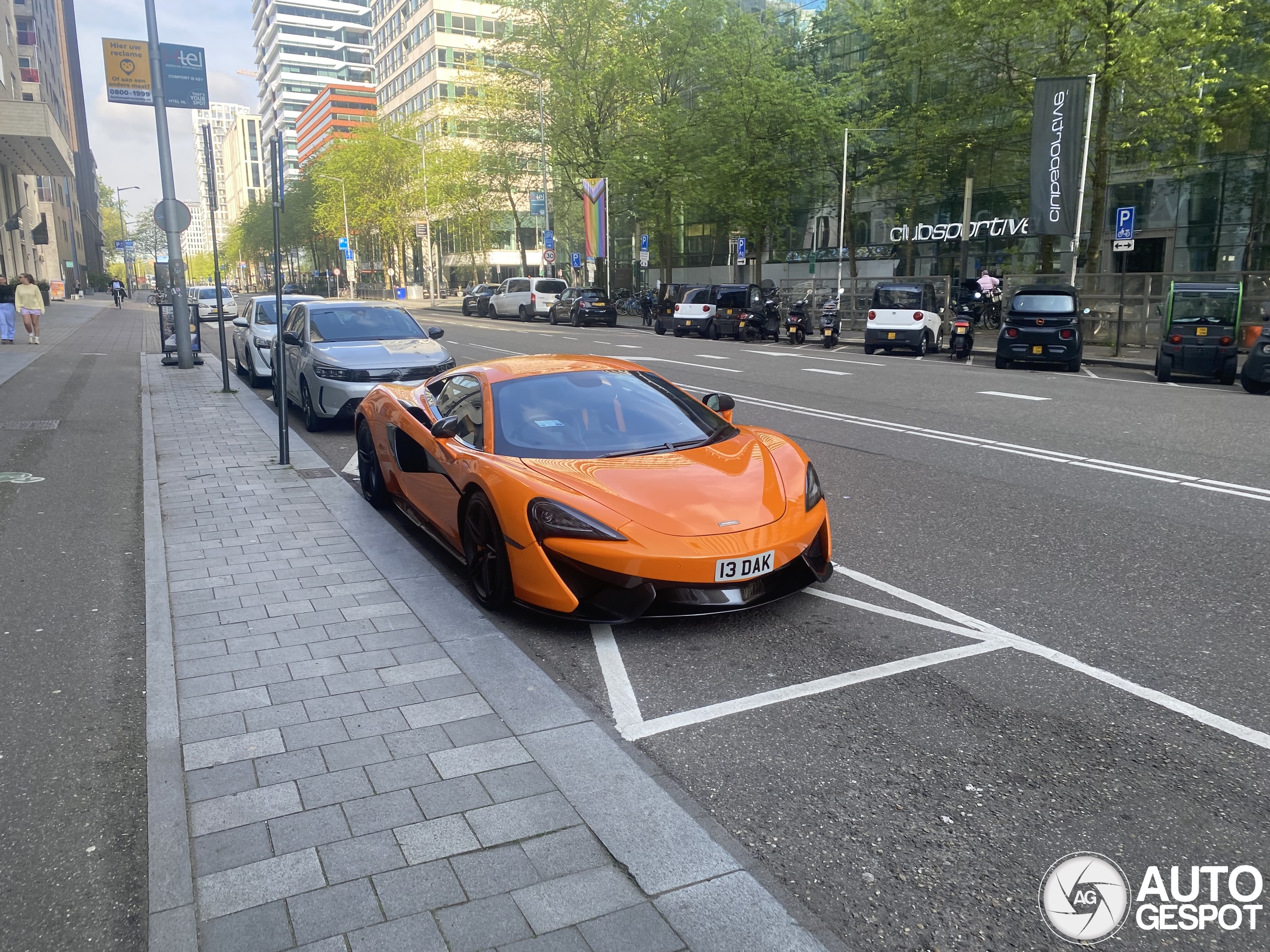 McLaren 570S