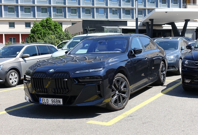 BMW M760e xDrive