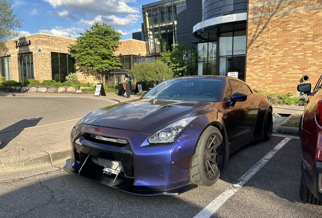 Nissan GT-R Liberty Walk Widebody