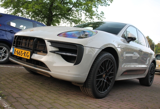 Porsche 95B Macan GTS MkII