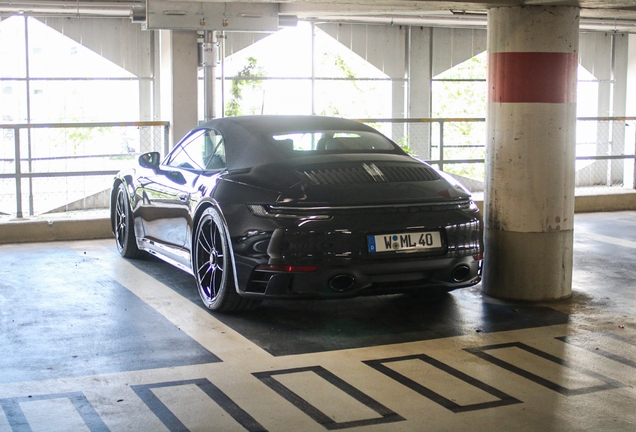 Porsche 992 Carrera 4 GTS Cabriolet