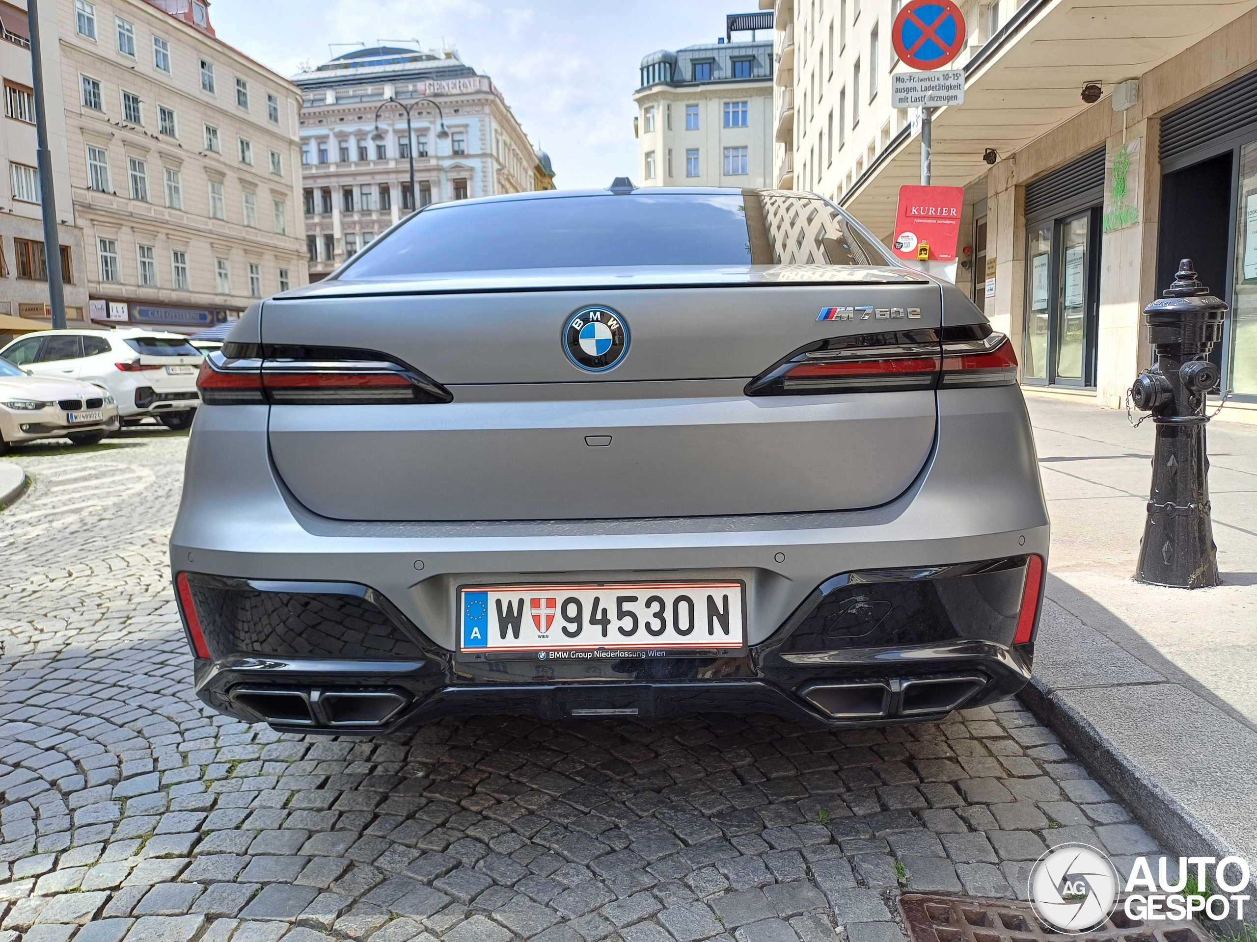 BMW M760e xDrive