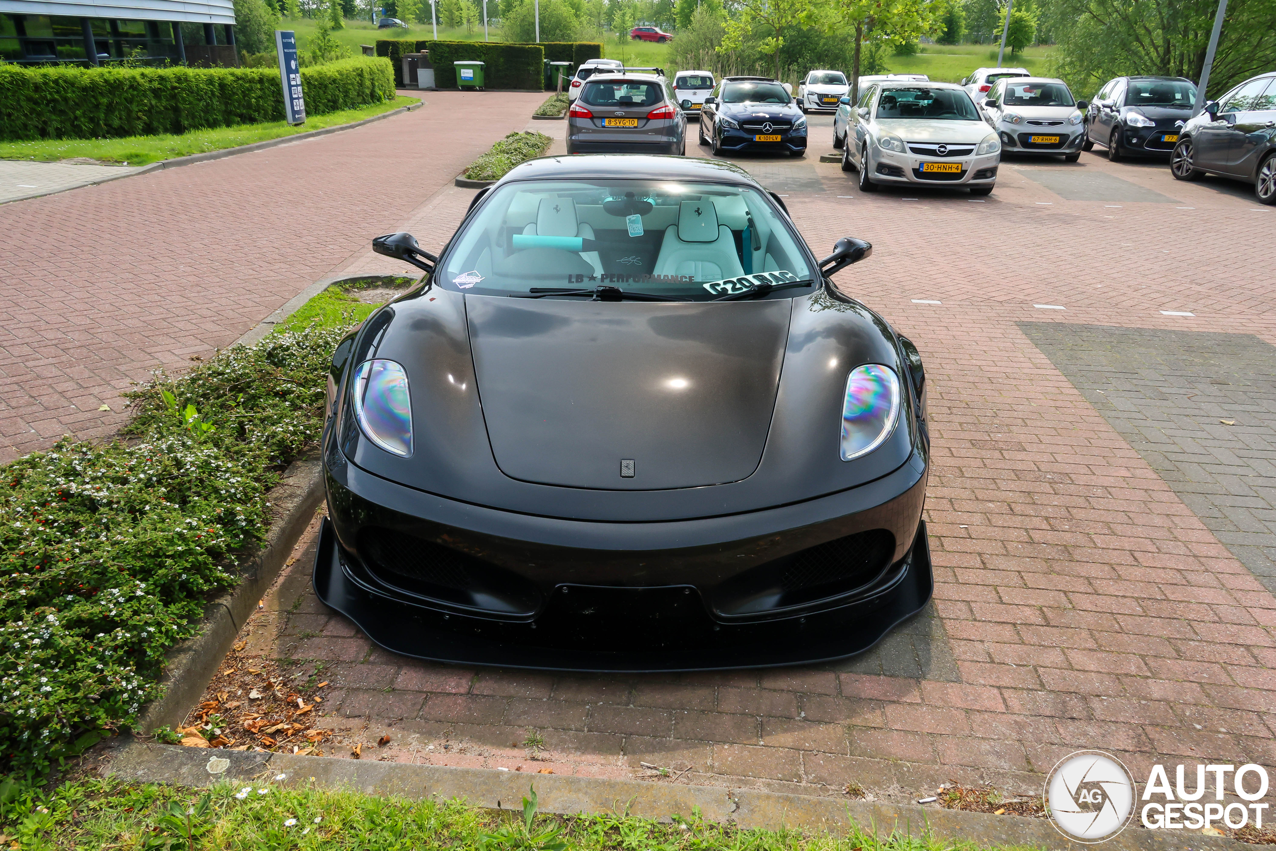 Heftige Ferrari F430 lijkt buitenaards