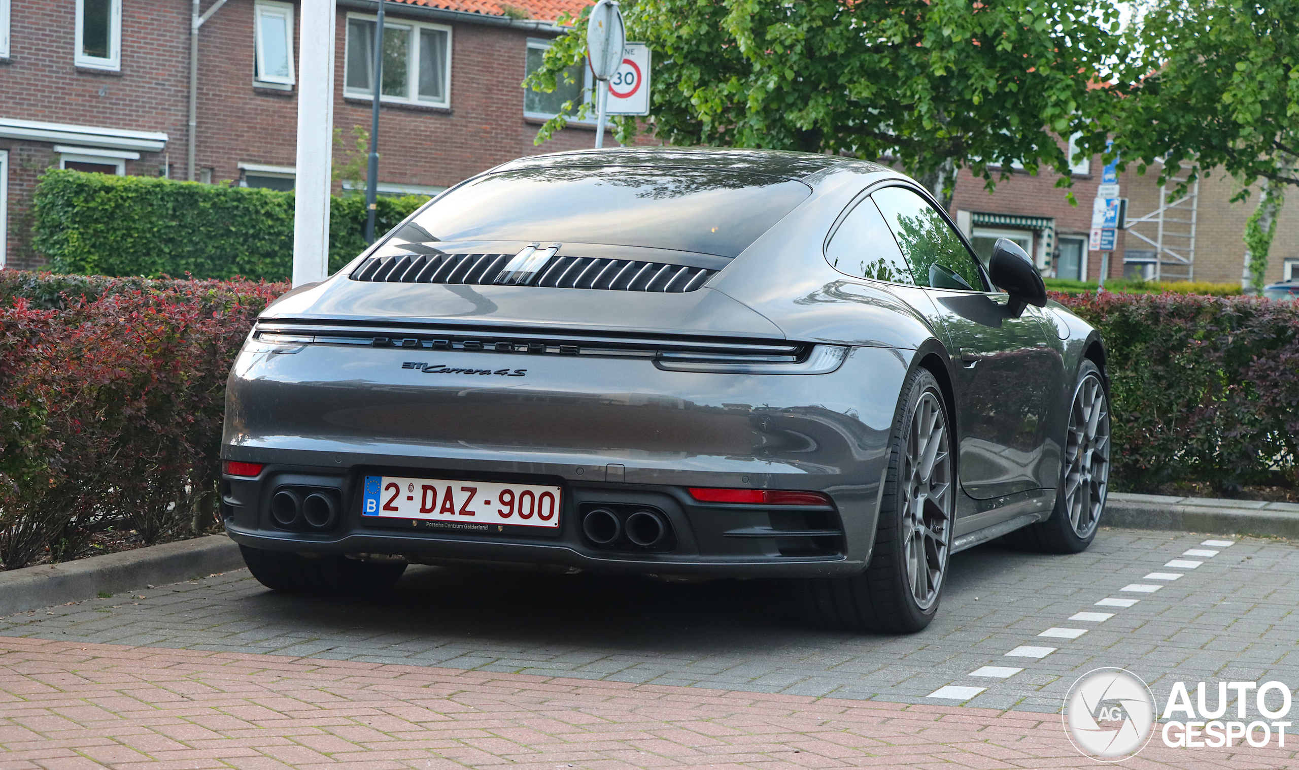 Porsche 992 Carrera 4S