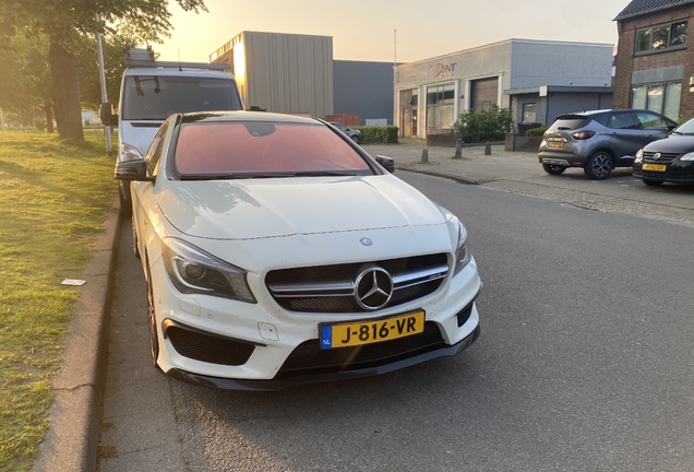 Mercedes-Benz CLA 45 AMG C117