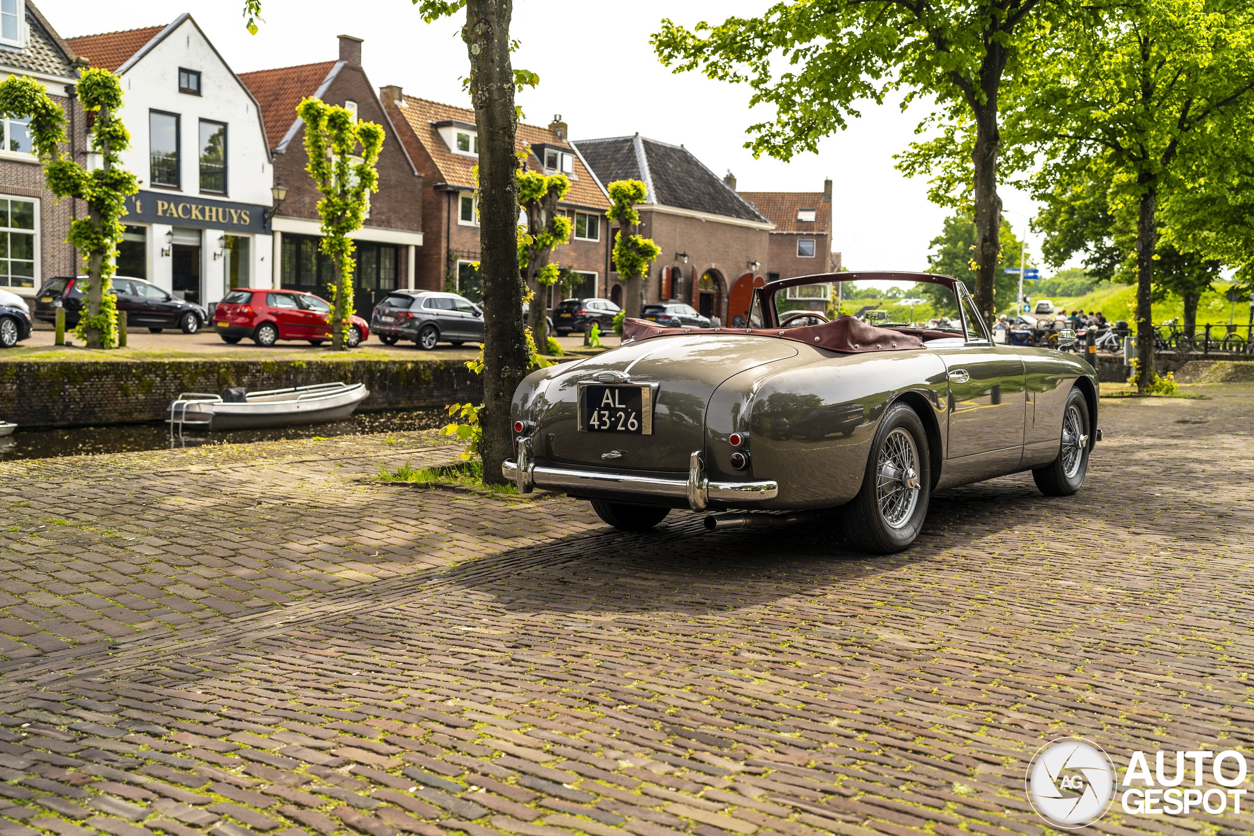 Aston Martin DB2/4 MKII Drophead Coupé