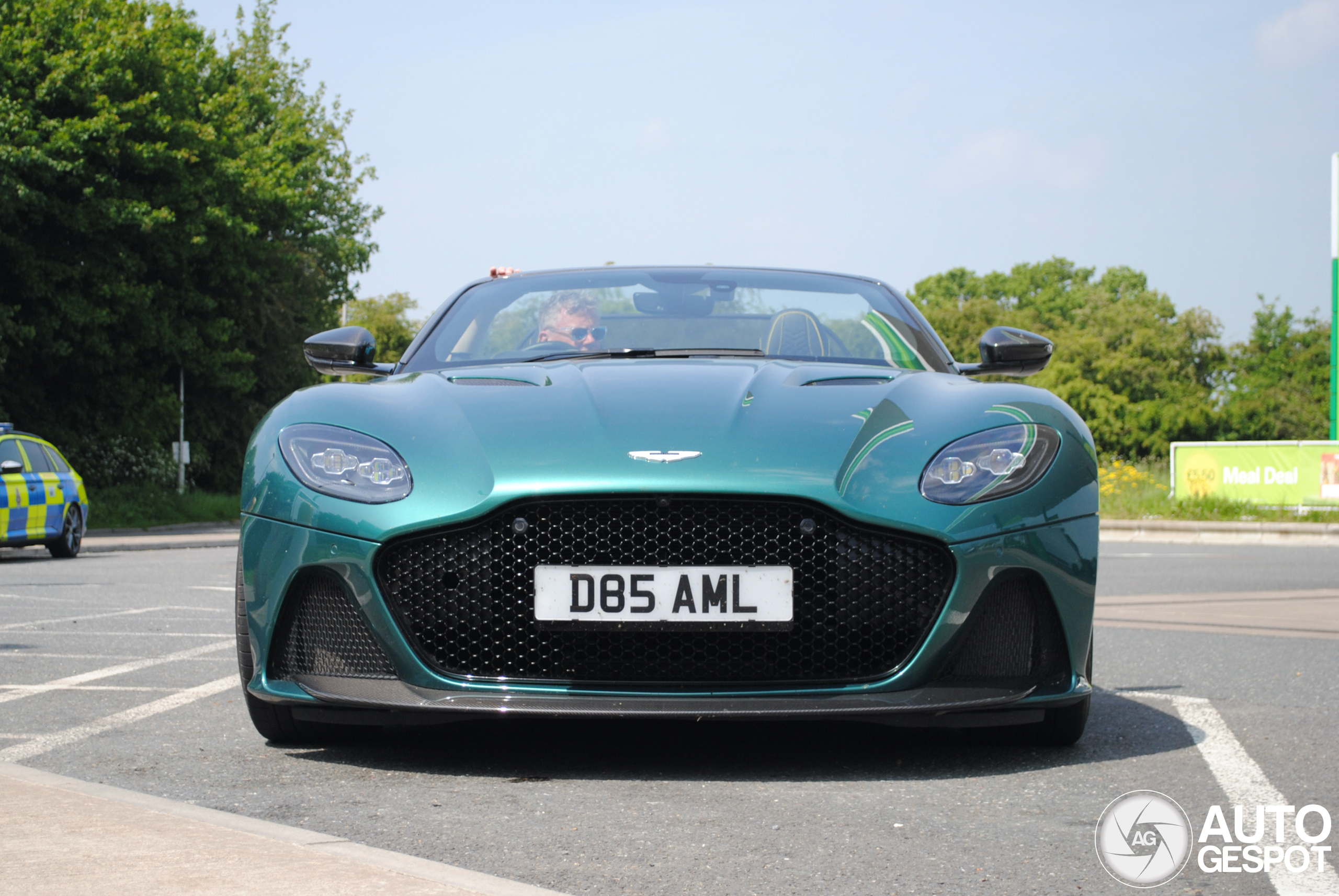 Aston Martin DBS Superleggera Volante