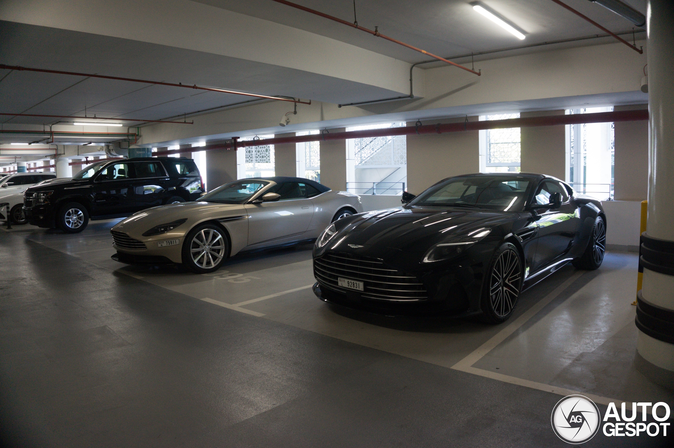 Aston Martin DB12