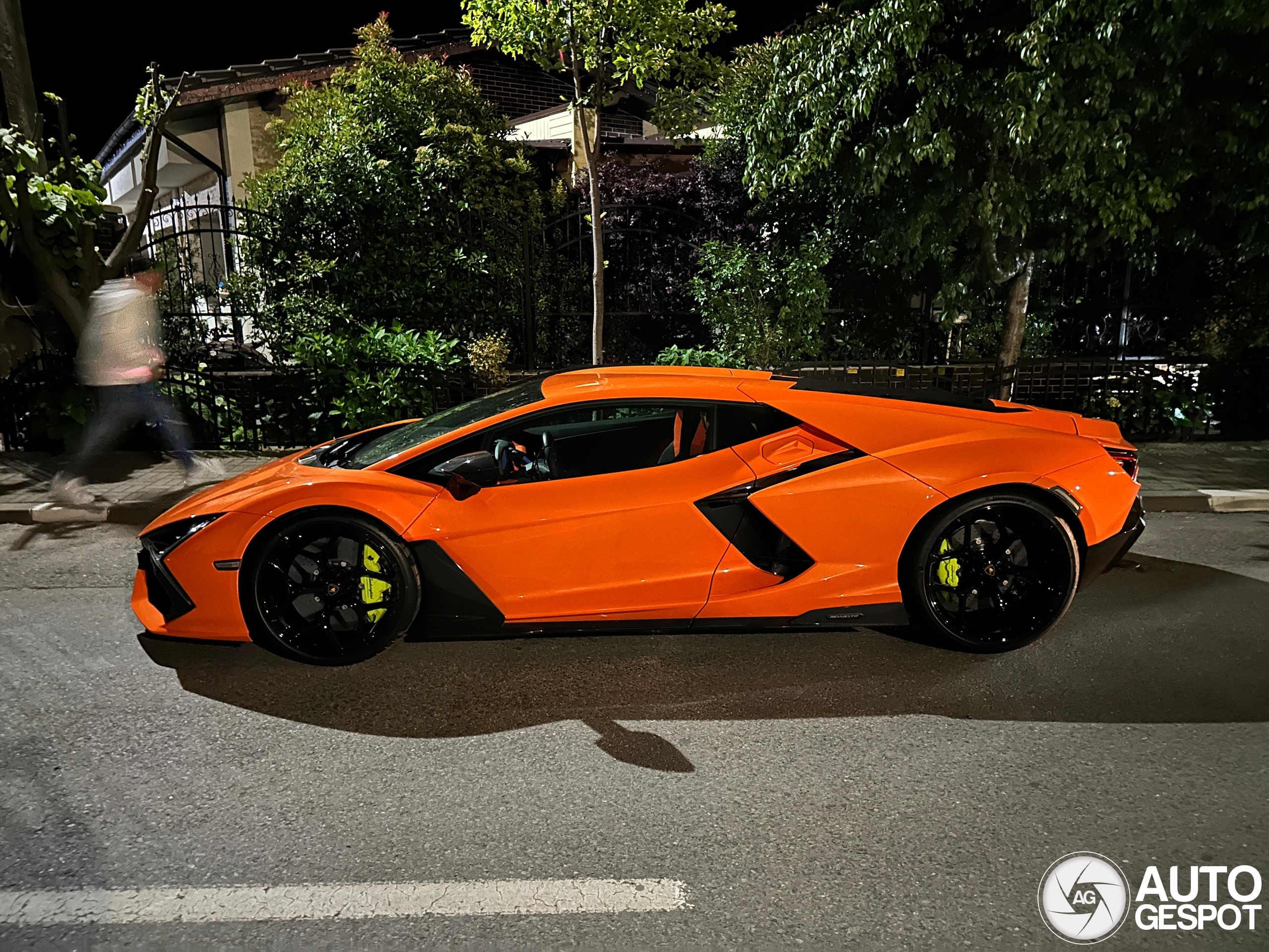 Ook in Roemenië rijdt de Lamborghini Revuelto rond