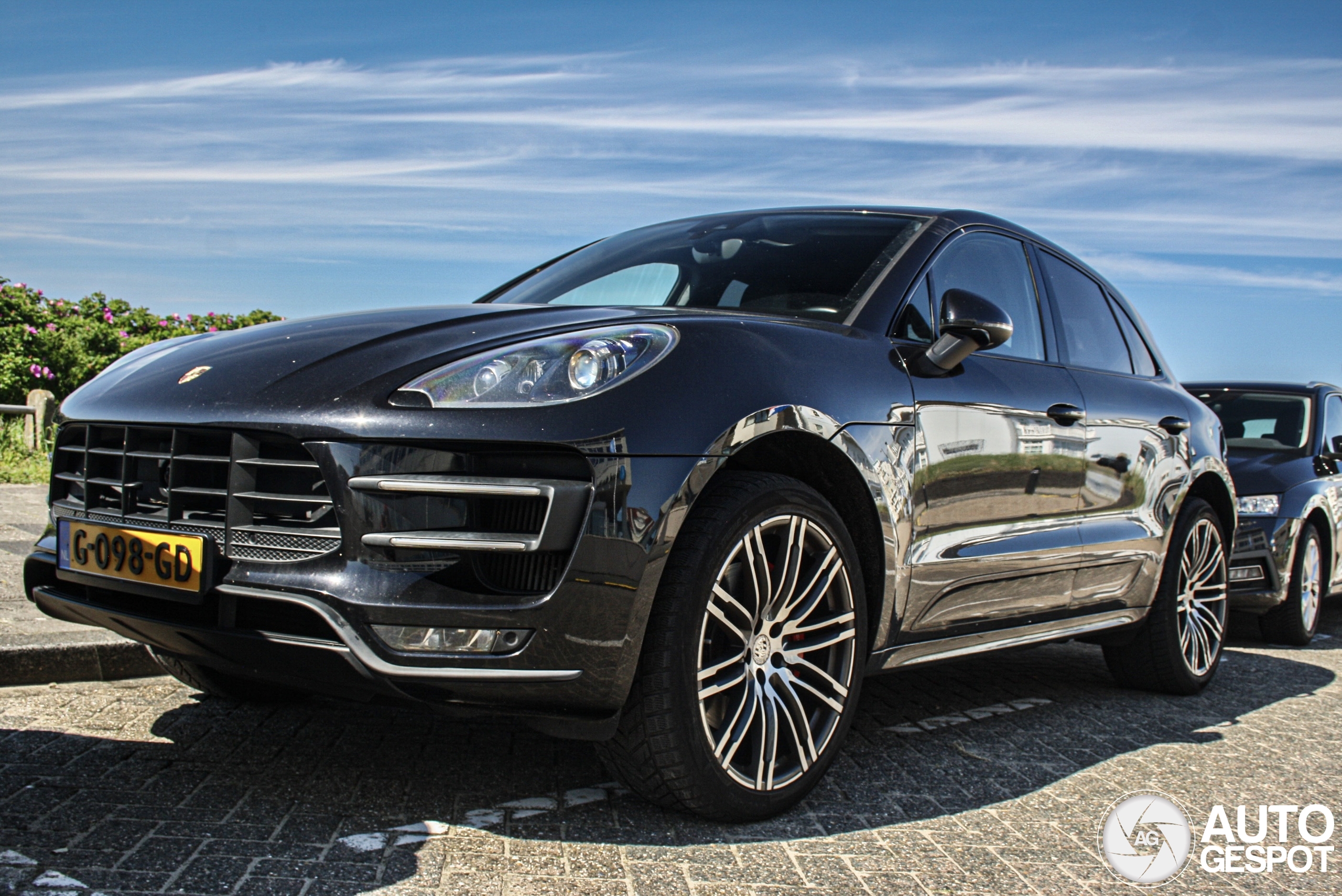 Porsche 95B Macan Turbo