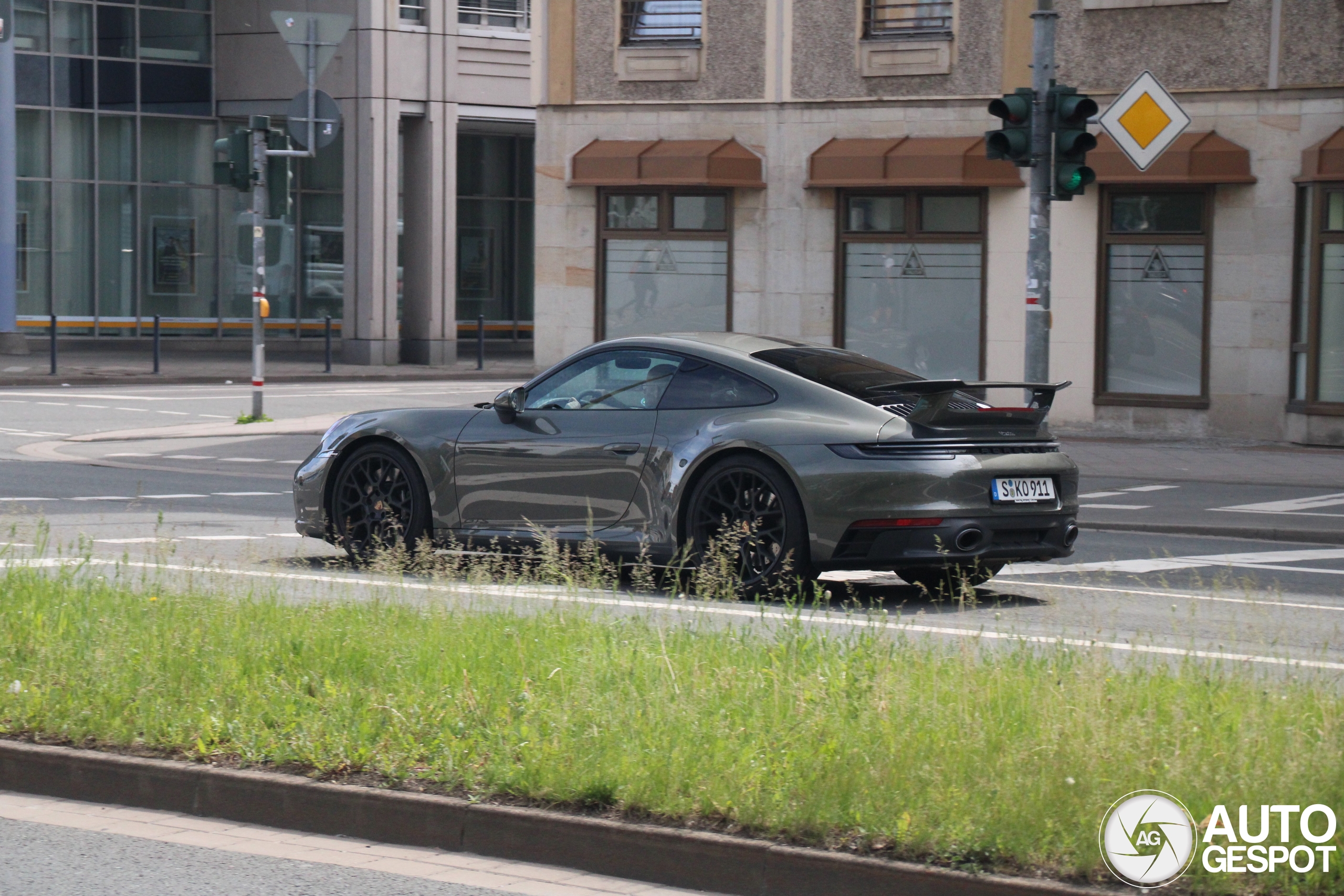 Porsche 992 Carrera GTS