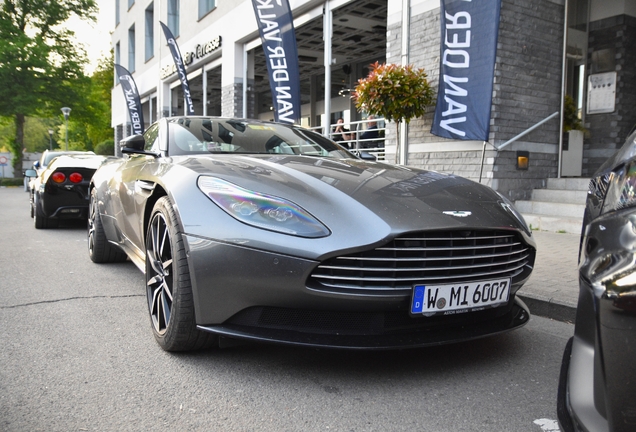 Aston Martin DB11