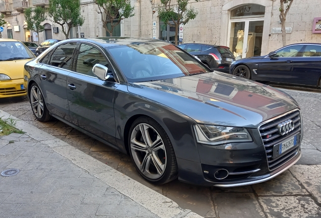 Audi S8 D4