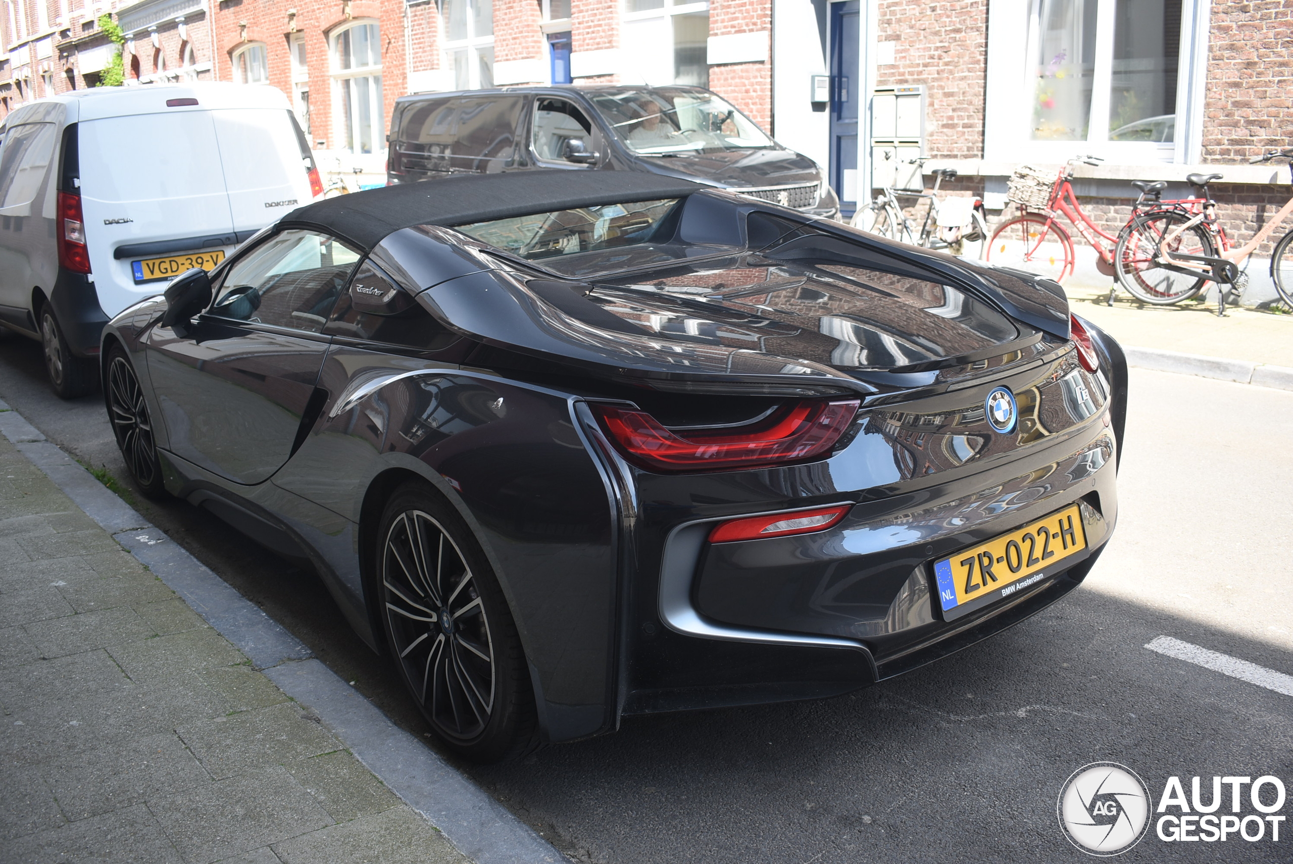 BMW i8 Roadster