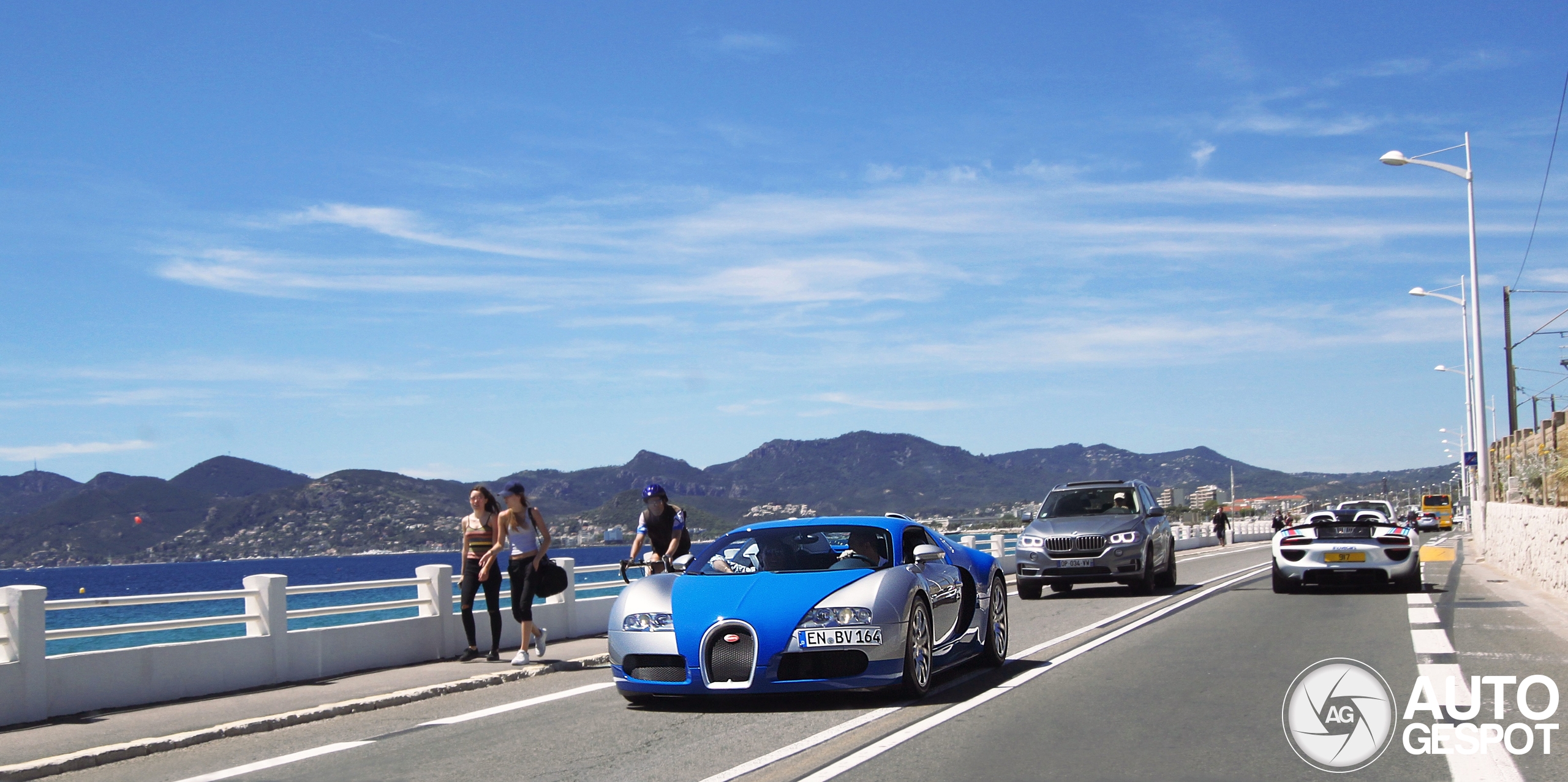 Iconic encounters: Veyron and 918 unite on the French Riviera
