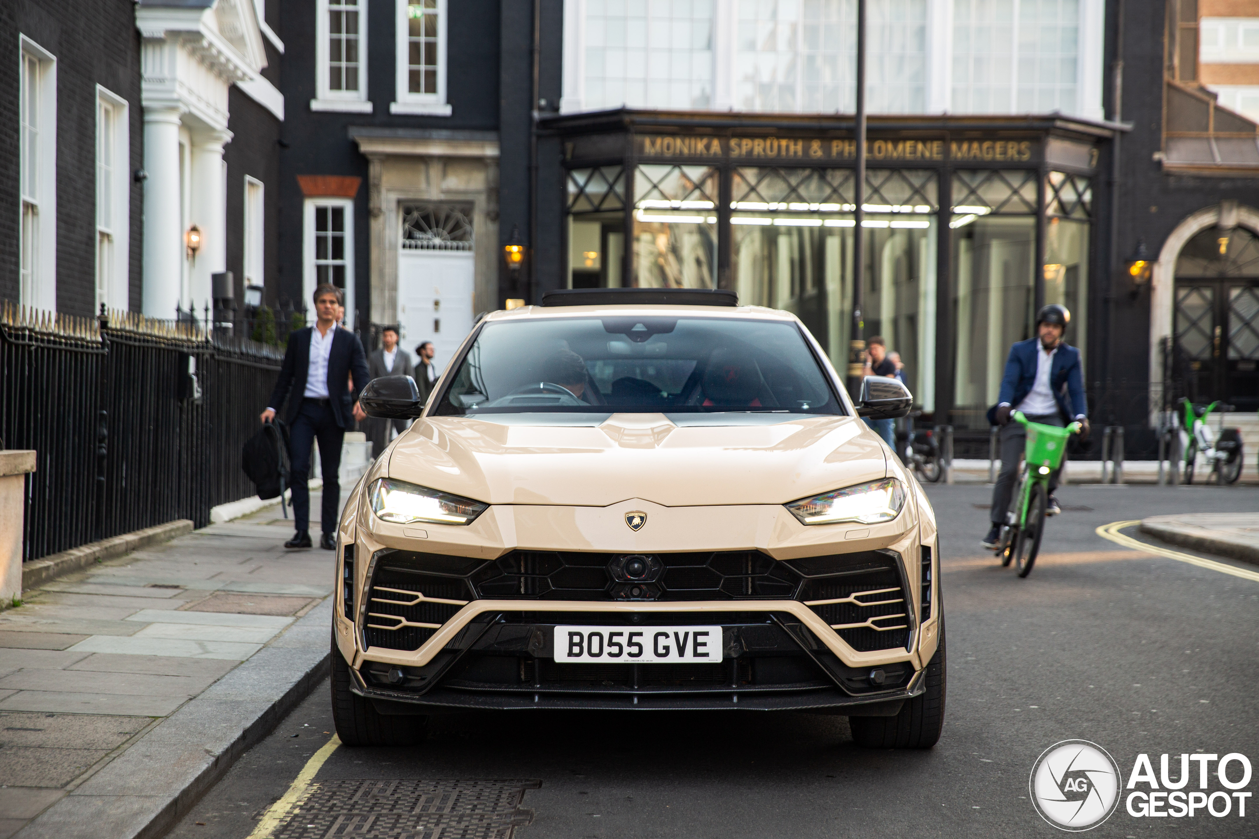 Lamborghini Urus 1016 Industries