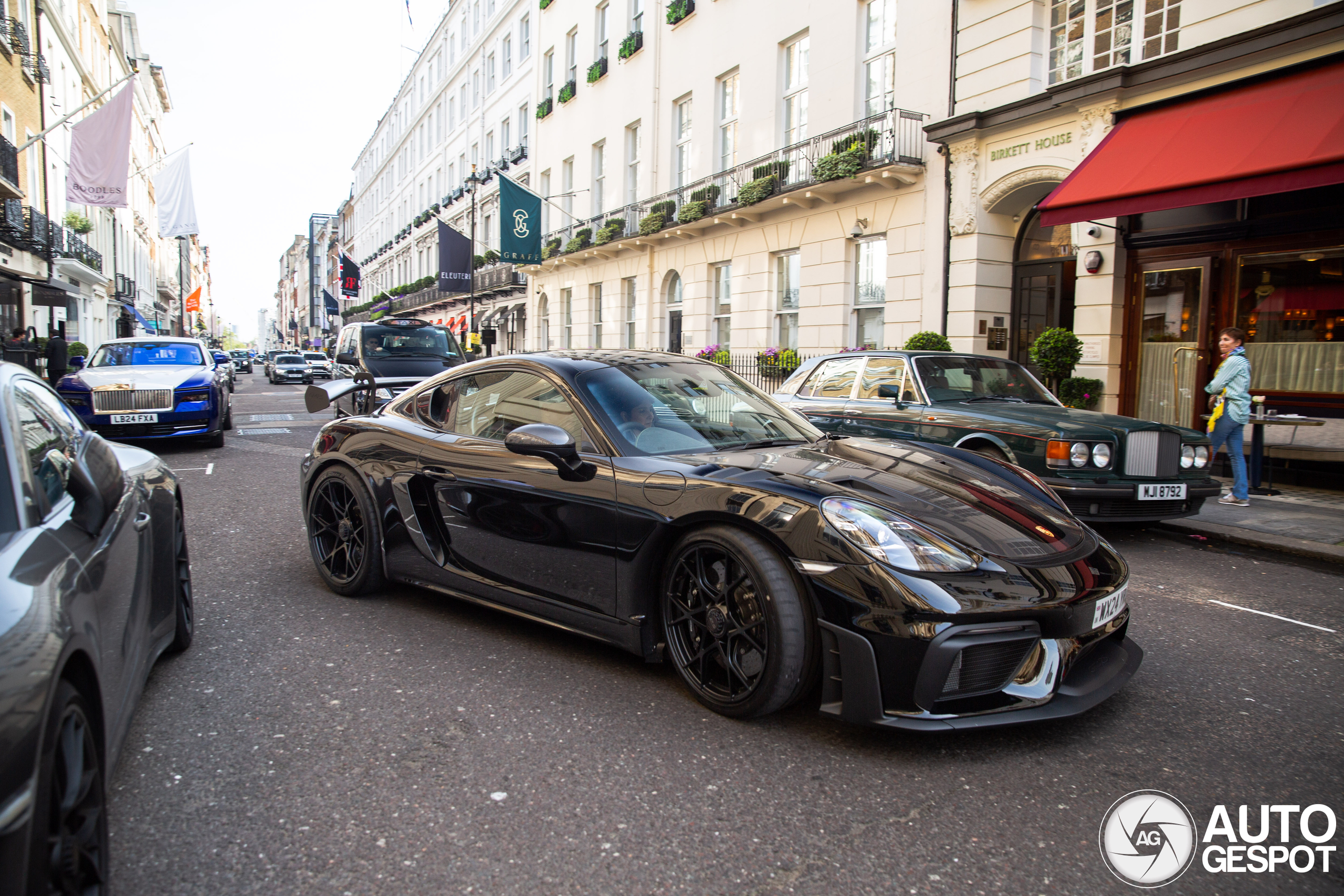 Porsche 718 Cayman GT4 RS Weissach Package