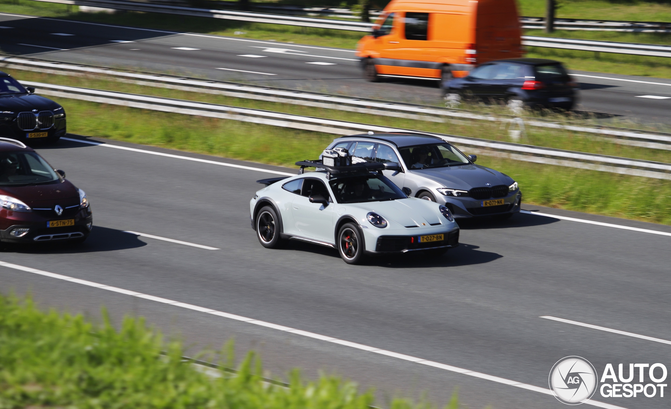 Porsche 992 Dakar