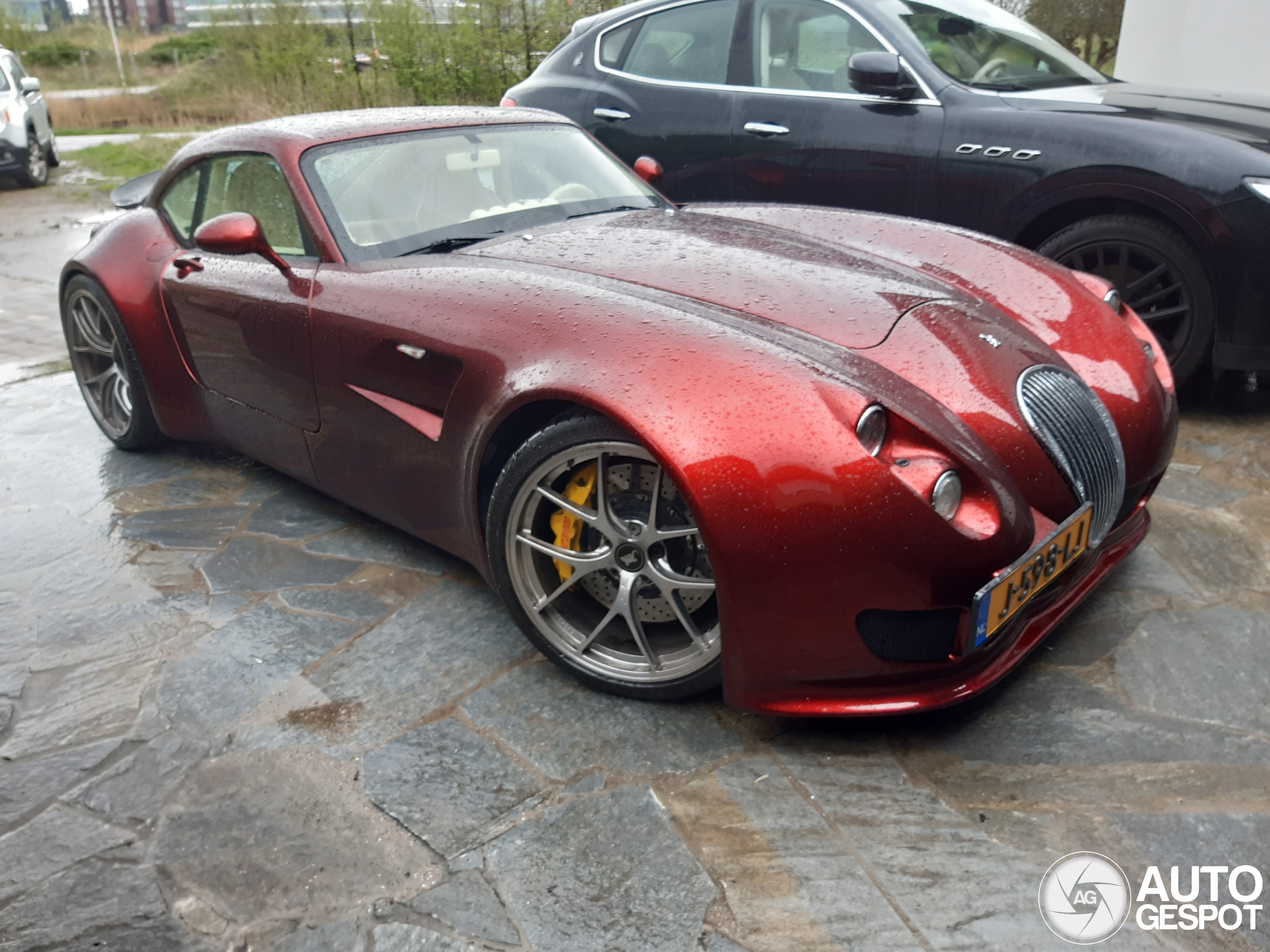 Dieser Wiesmann MF5 GT wurde aus der Verpackung geholt