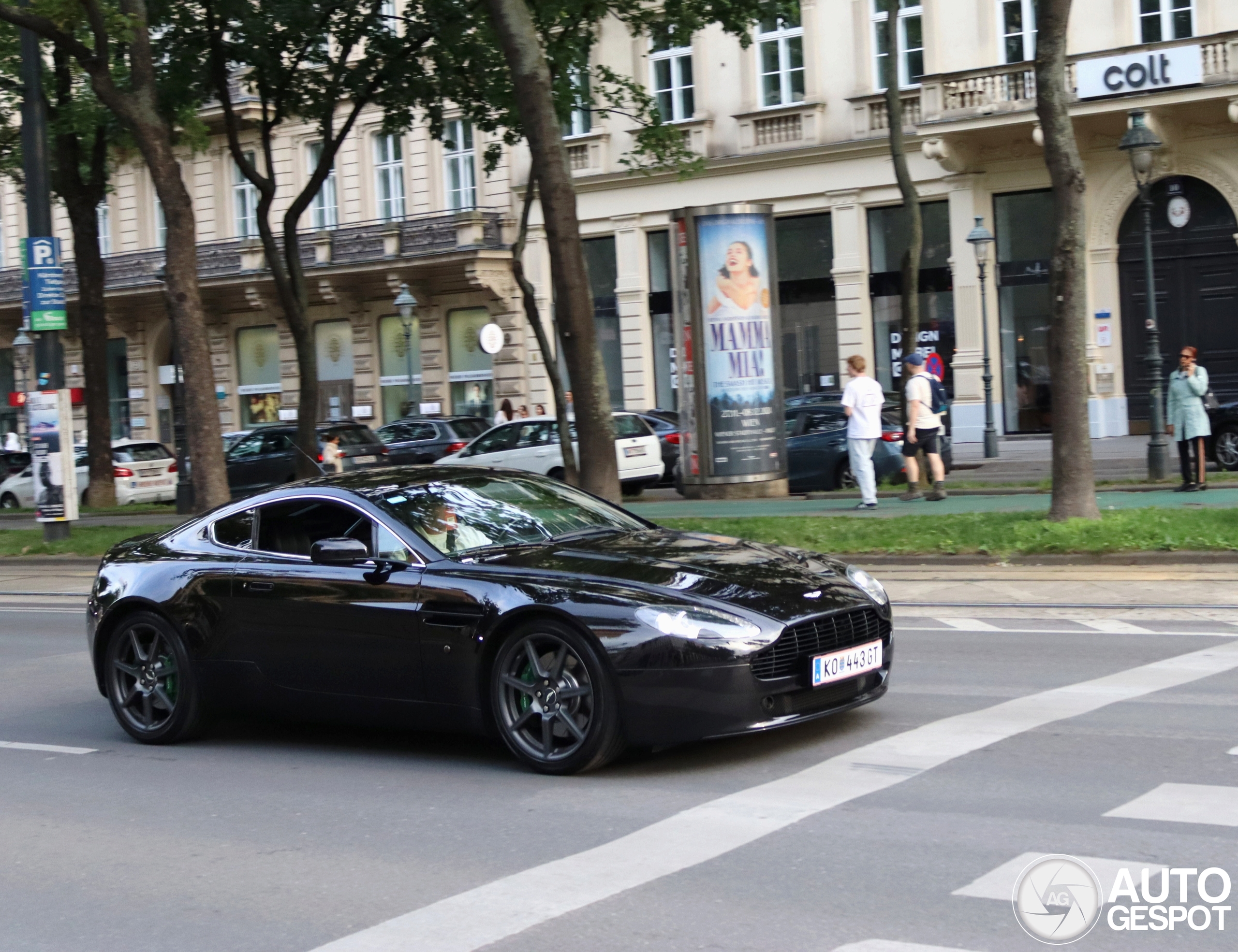 Aston Martin V8 Vantage