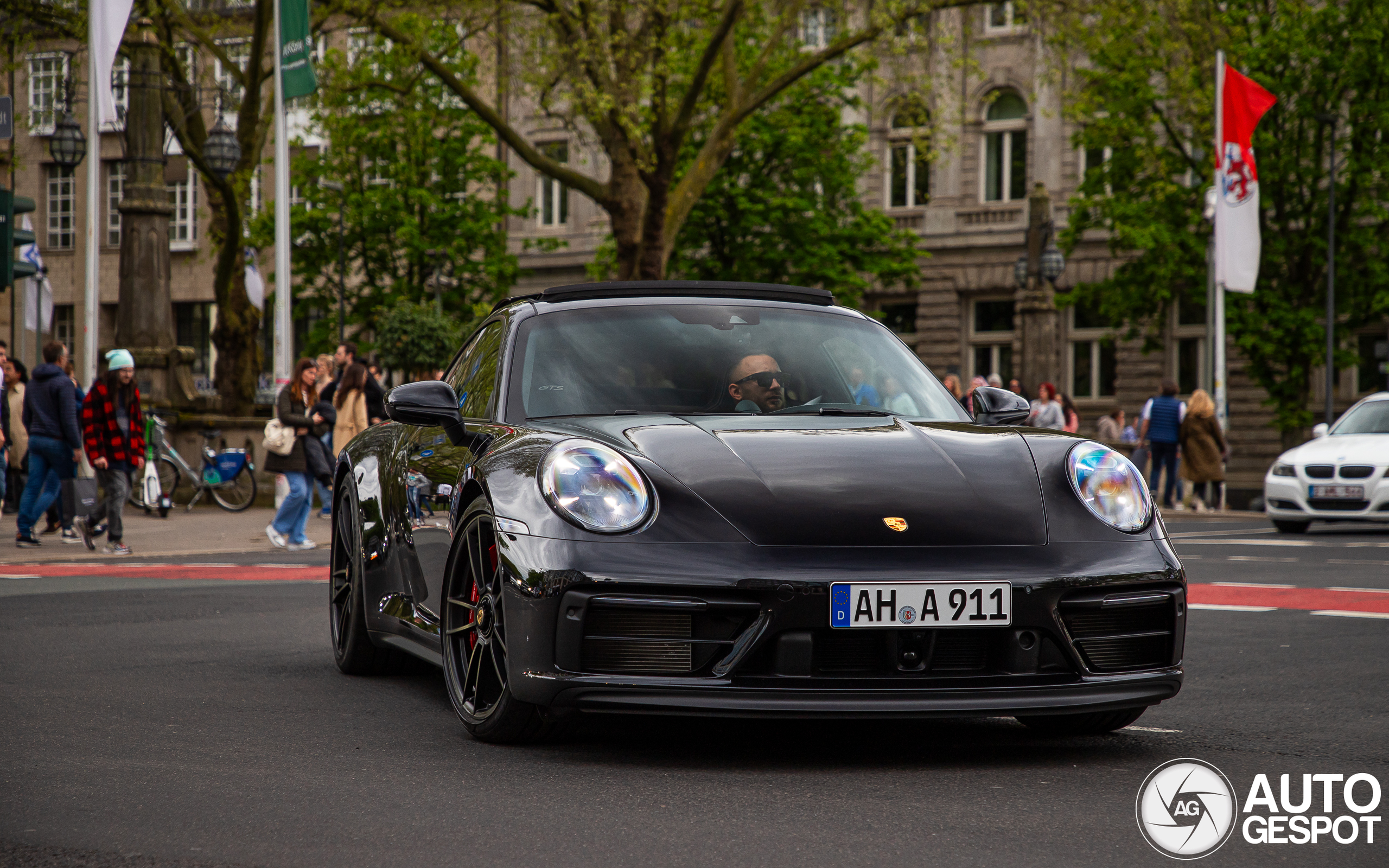 Porsche 992 Carrera 4 GTS