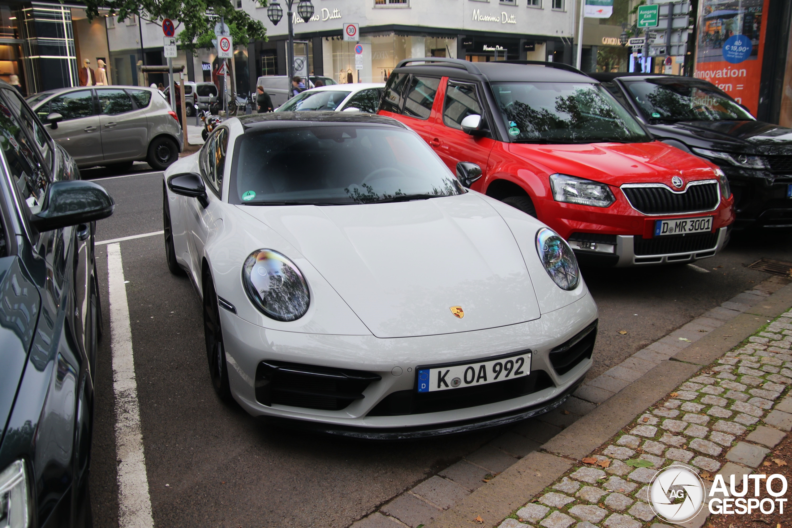 Porsche 992 Carrera GTS