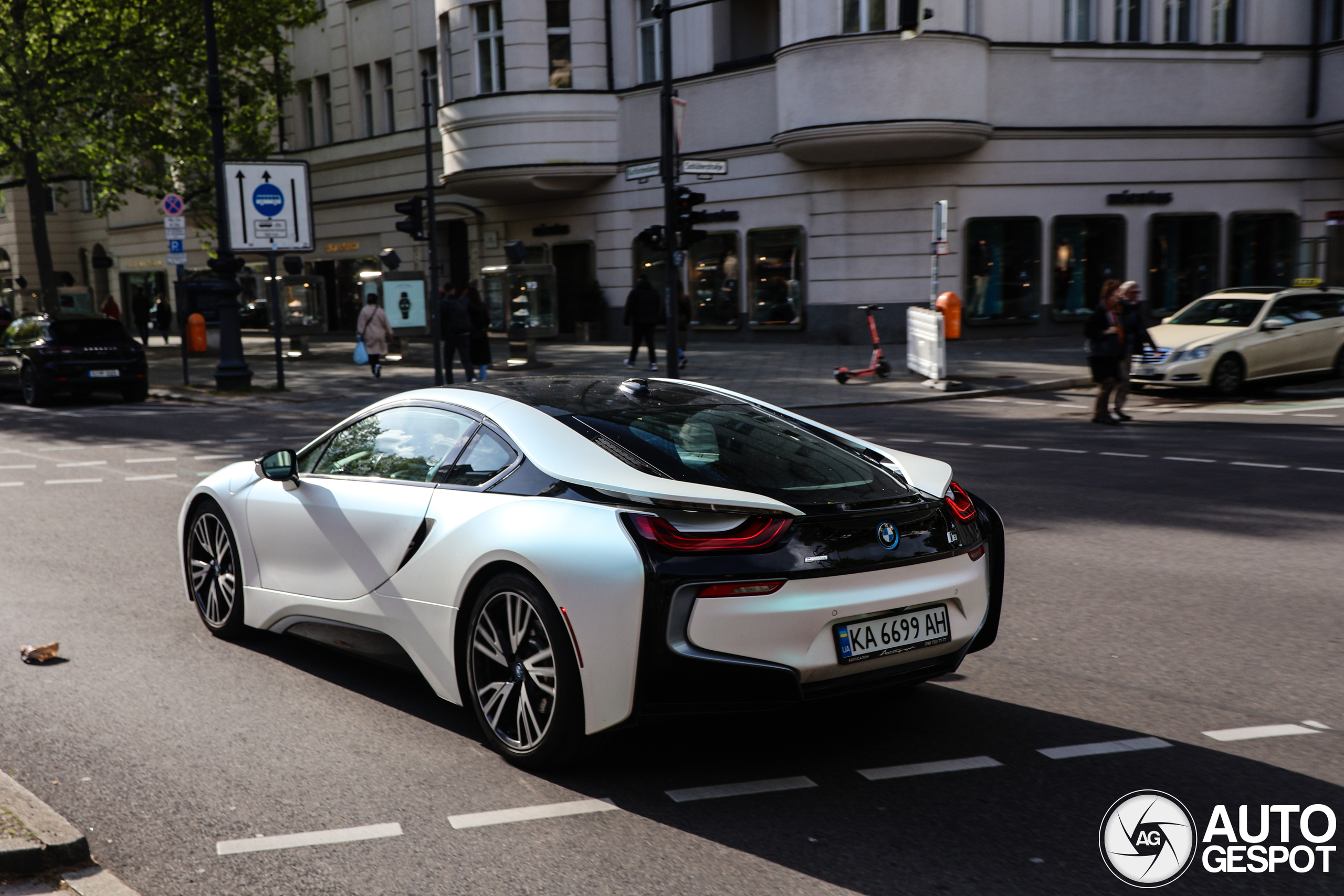 BMW i8